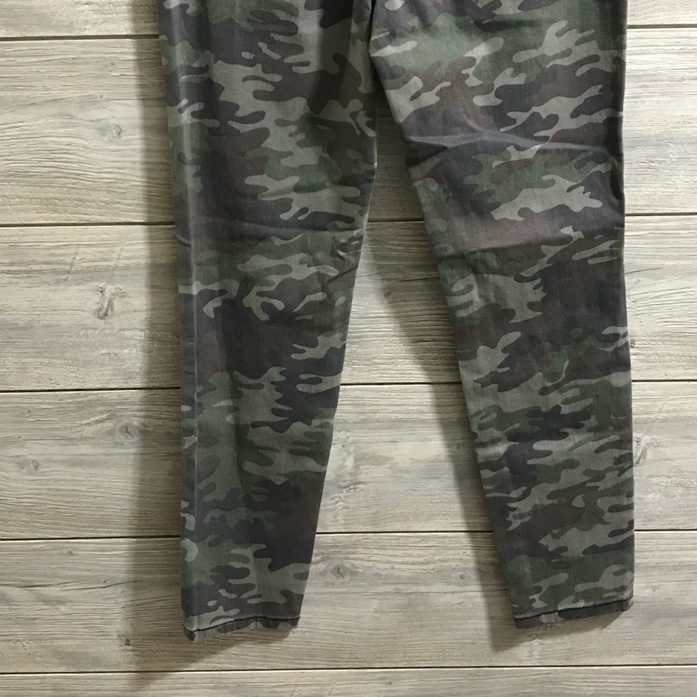 BNWT Knox Rose Camouflage Cargo Pants - Picture 6 of 12